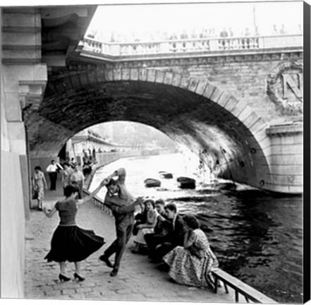 Framed Rock n Roll sur les Quais de Paris Print