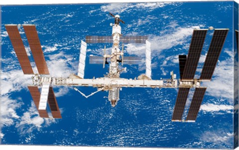 Framed International Space Station moves away from Space Shuttle Endeavour Print