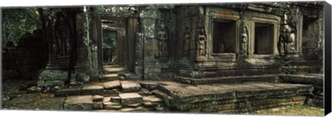 Framed Ruins of a temple, Banteay Kdei, Angkor, Cambodia Print