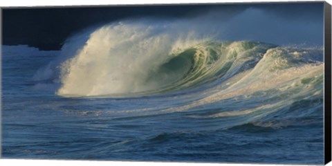 Framed Waves breaking in the pacific ocean, Waimea Bay, Oahu, Hawaii, USA Print