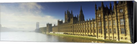 Framed Government building at the waterfront, Houses Of Parliament, Thames River, London, England Print