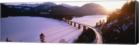 Framed High angle view of a bridge across a lake, Sylvenstein Lake, Bavaria, Germany Print