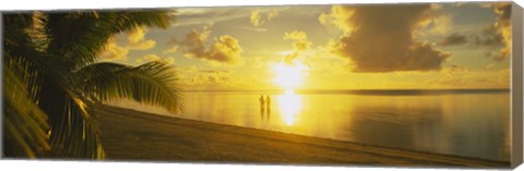 Framed Silhouette Of A Couple Standing On The Beach, Aitutaki, Cook Islands, French Polynesia Print