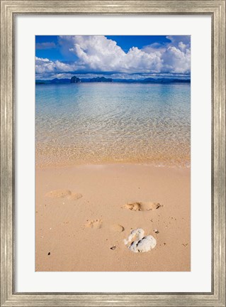 Framed Sandy Beach And Clear Waters In The Bacuit Archipelago, Philippines Print