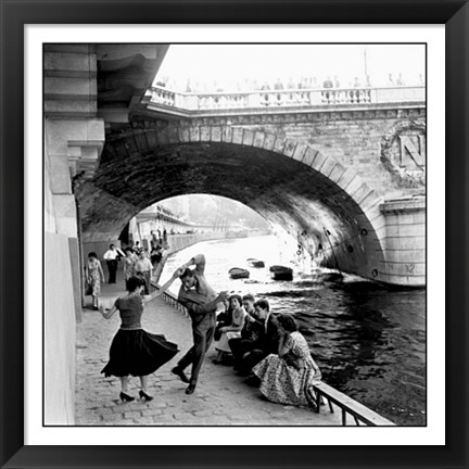 Framed Rock n Roll sur les Quais de Paris Print