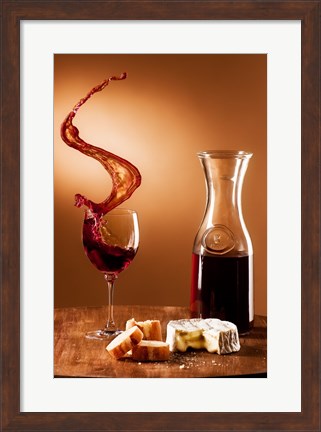 Framed Schwappender Wein Print