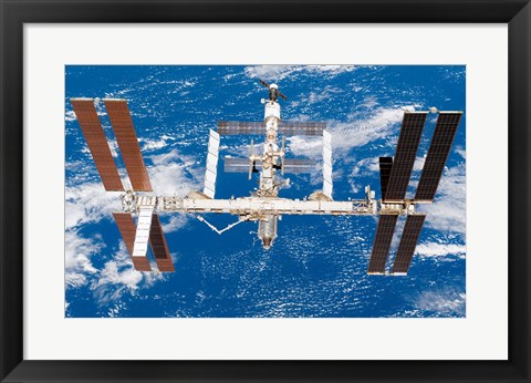 Framed International Space Station moves away from Space Shuttle Endeavour Print