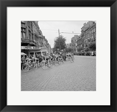 Framed Cyclists in action tour de france 1960 Print