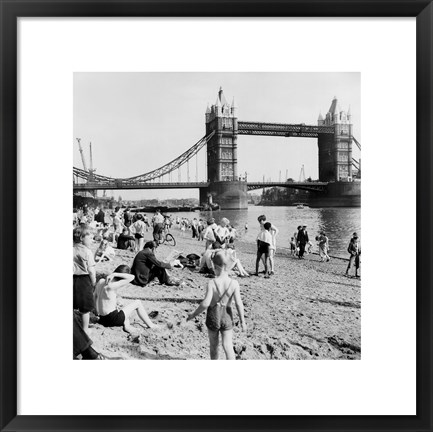 Framed Londoners Relax on Tower Beach, 1952 Print