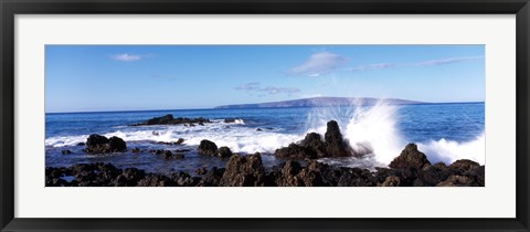 Framed Waves breaking on the rocks, Makena Beach, Maui, Hawaii, USA Print