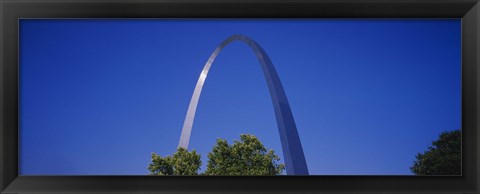 Framed Gateway Arch against a blue sky, St. Louis, Missouri Print