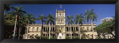 Framed Facade of a government building, Aliiolani Hale, Honolulu, Oahu, Honolulu County, Hawaii, USA Print