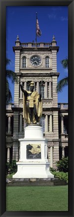 Framed Statue of King Kamehameha, Aliiolani Hale, Honolulu, Hawaii (vertical) Print