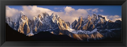 Framed Snowcapped mountain peaks, Dolomites, Italy Print