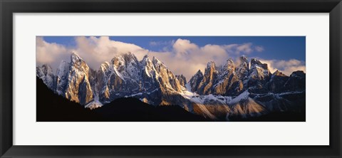 Framed Snowcapped mountain peaks, Dolomites, Italy Print