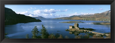 Framed Eilean Donan Castle Scotland Print