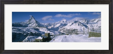 Framed Group of people skiing near a mountain, Matterhorn, Switzerland Print
