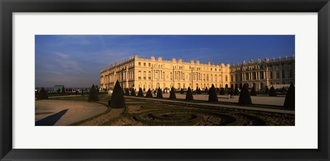 Framed Formal garden in front of a castle, Chateau de Versailles, Versailles, Paris, Ile-de-France, France Print