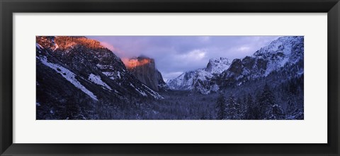 Framed Sunlight falling on a mountain range, Yosemite National Park, California, USA Print