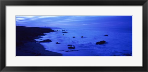 Framed Rock formations on the beach, California (blue) Print