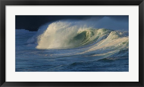 Framed Waves breaking in the pacific ocean, Waimea Bay, Oahu, Hawaii, USA Print