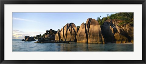 Framed Rock formations at the waterfront, Anse Source D&#39;argent Beach, La Digue Island, Seychelles Print