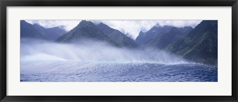 Framed Rolling waves and mountains, Tahiti, French Polynesia Print