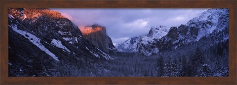 Framed Sunlight falling on a mountain range, Yosemite National Park, California, USA Print