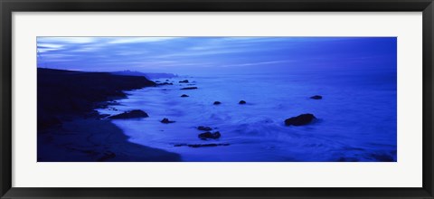 Framed Rock formations on the beach, California (blue) Print