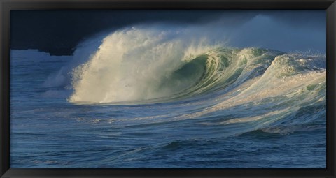 Framed Waves breaking in the pacific ocean, Waimea Bay, Oahu, Hawaii, USA Print