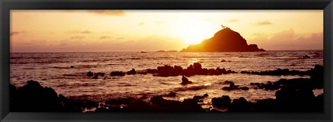 Framed Rock formations on the coast, Aloo Island, Hana, Maui, Hawaii, USA Print