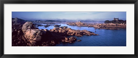 Framed Ploumanac&#39;h Harbour, Cote de Granit Rose, Ploumanach, Perros-Guirec, Cotes-D&#39;Armor, Brittany, France Print