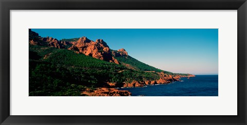 Framed Red rocks in the late afternoon summer light at coast, Esterel Massif, French Riviera, Provence-Alpes-Cote d&#39;Azur, France Print