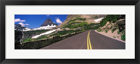 Framed Going-to-the-Sun Road at US Glacier National Park, Montana, USA Print