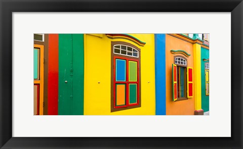 Framed Colorful building in Little India, Singapore Print