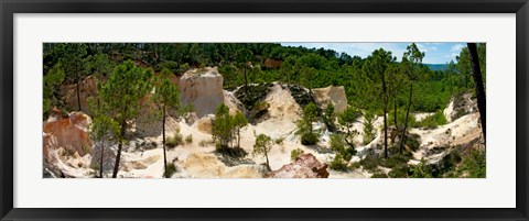 Framed High angle view of eroded red cliffs, Roussillon, Vaucluse, Provence-Alpes-Cote d&#39;Azur, France Print