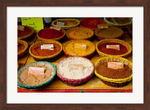 Framed Spices for sale at a market stall, Lourmarin, Vaucluse, Provence-Alpes-Cote d&#39;Azur, France Print