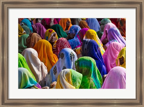 Framed Women in colorful saris, Jhalawar, Rajasthan, India Print