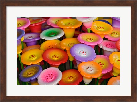 Framed Circular Carved wooden flowers at market, Bo Sang, Chiang Mai, Thailand Print