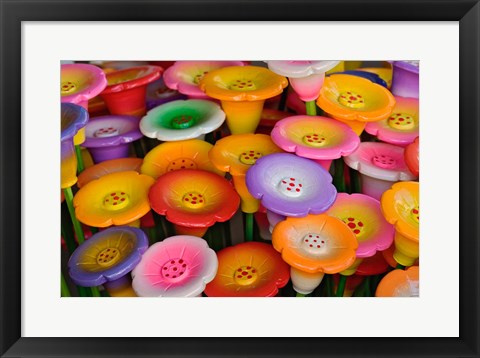 Framed Circular Carved wooden flowers at market, Bo Sang, Chiang Mai, Thailand Print