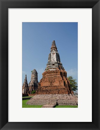 Framed Wat Chaiwatthanaram Buddhist monastery, Chedi and Prang temples, Bangkok, Thailand Print