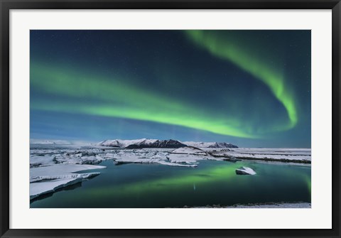 Framed Northern Lights over the Glacier Lagoon in Iceland Print