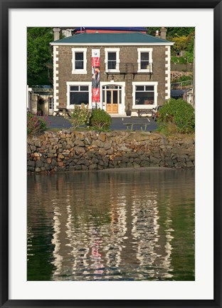 Framed Careys Bay Hotel, Careys Bay, Port Chalmers, Dunedin, New Zealand Print