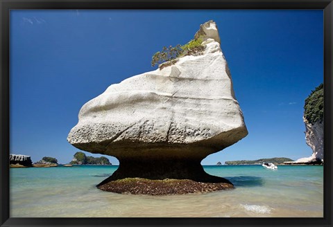 Framed Rock formation, Mares Leg Cove, North Island, New Zealand Print