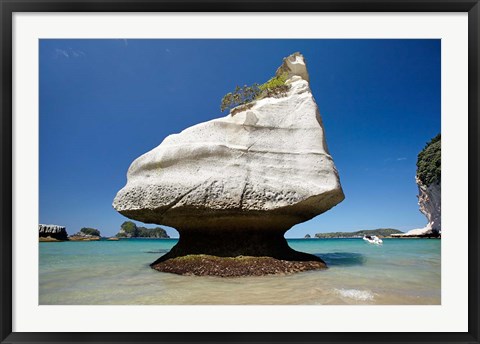 Framed Rock formation, Mares Leg Cove, North Island, New Zealand Print