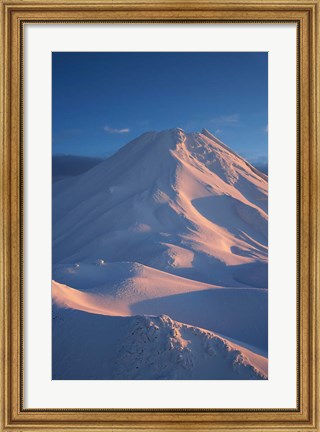 Framed Syme Hut, Fanthams Peak, North Island, New Zealand Print