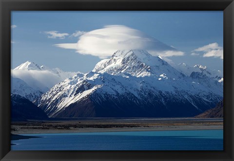 Framed Aoraki Mount Cook and Lake Pukaki, Mackenzie Country, South Canterbury, South Island, New Zealand Print