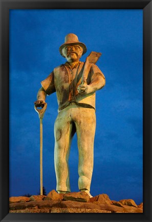 Framed Gumdigger Statue, Dargaville, North Island, New Zealand Print