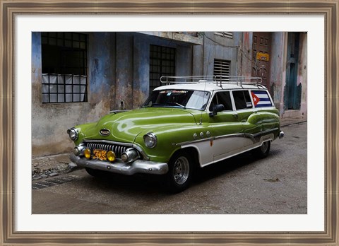 Framed 1950&#39;s era antique car and street scene from Old Havana, Havana, Cuba Print