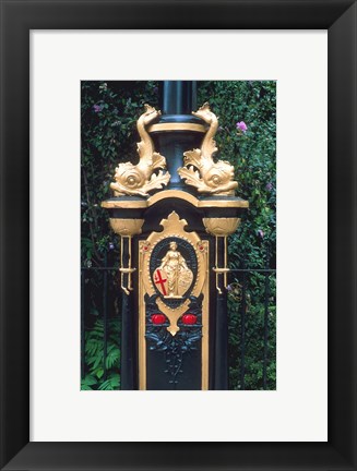 Framed Lamp Post Along the Thames in London, England Print